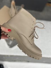 Жіночі зимові черевики на хутрі бежевого кольору