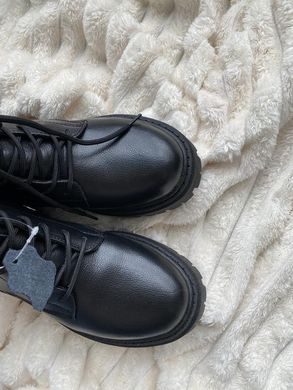 Чорні черевики із натуральної шкіри на хутрі