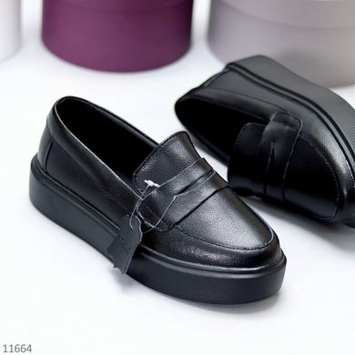Чорні туфлі, лофери із натуральної шкіри
