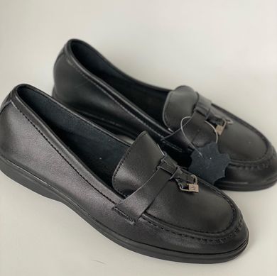 Черные туфли лоферы из натуральной кожи с китицами