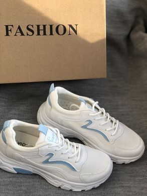 Білі легкі жіночі кросівки з сіточкою