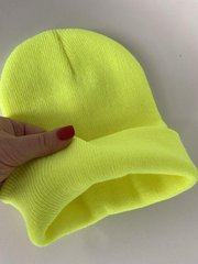 Яркая неоновая шапка желтая
