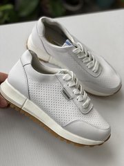 Кросівки білі з скрізною перфорацією з натуральної шкіри