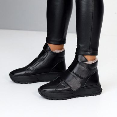 Зимние ботинки из натуральной кожи на меху черного цвета на липучках