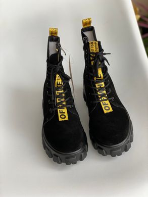 Демісезонні черевики з натуральної замші з жовтою стрічкою попереду